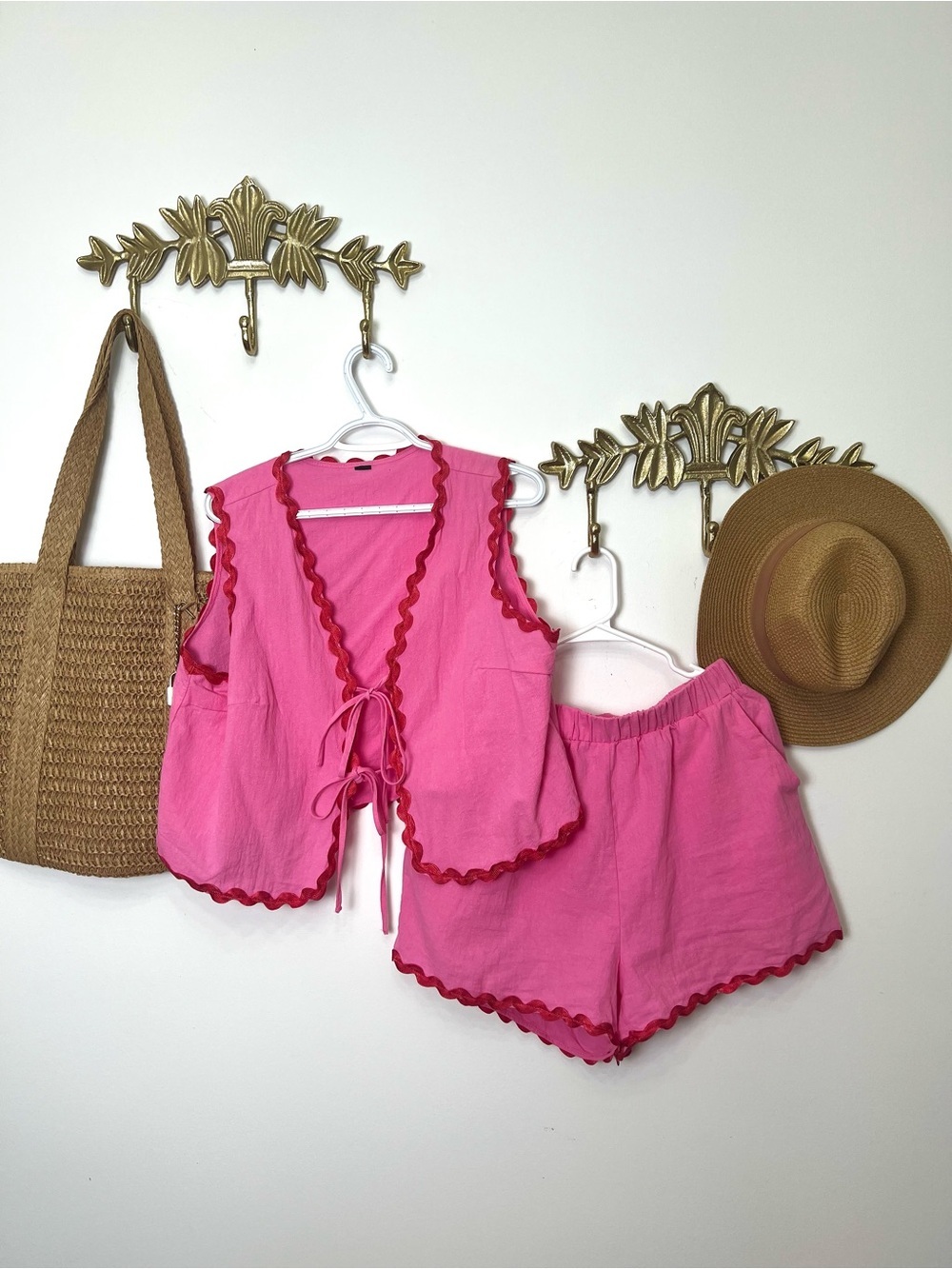 🆕100% cotton Pink Two-Piece Tie-Front Tank & Shorts Set with Red Trim L - Picture 3 of 3